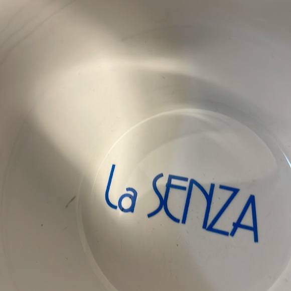 La Senza Coffee mug. White with blue hearts. - Picture 7 of 7